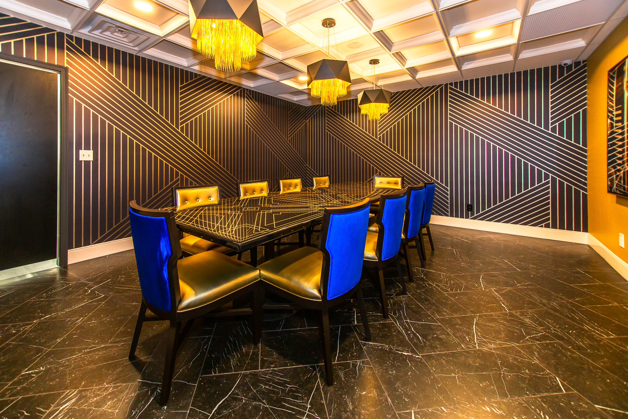 Tin Lizzie & Snitches